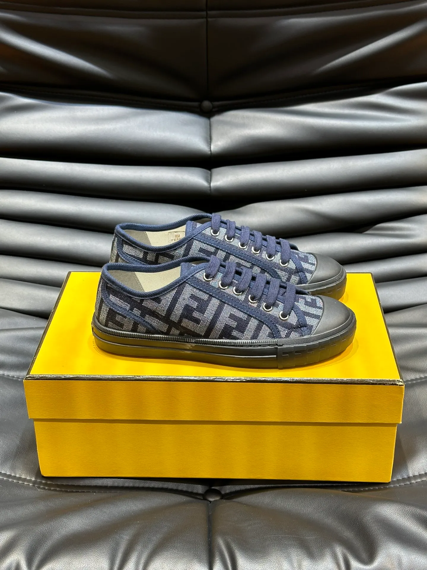 Men's men's shoes 💰420 [New style] 🍿🍿Fendi Fendi👫Couple style low-top canvas shoes, Fendi 2024 spring and summer new lace-up canvas shoes, upper FF jacquard fabric, decorated with same-color satin trim, soles FF carved decoration, soft elastic foot feel, perfect foot comfort! Size: 35-40 Male 38-45